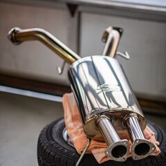 美品送料込】ガナドール マフラー トヨタ ランドクルーザー 200 後期用 