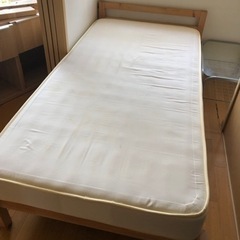 シングルベッド、マットレスのセット