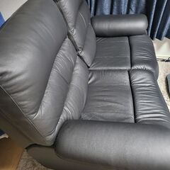 ニトリ2人用電動本革リクライニングソファ(Nビリーバ2 本革黒)