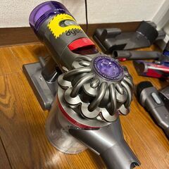 ダイソン V8 - Dyson V8 Slim Fluffy E...