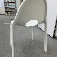 プラスチック製椅子