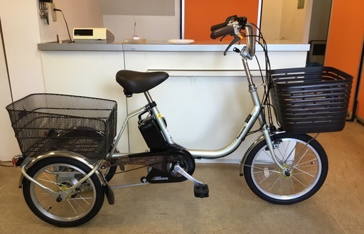 ＜新品同様・超美品車！＞◉試し乗り程度・パナソニック・ビビライフ・電動三輪車・21年9月購入・16ah・BE−ELR833T・シルバー・屋内保管品