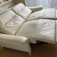 ニトリ2人用両電動本革リクライニングソファ