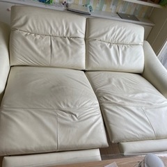 ニトリ2人用両電動本革リクライニングソファ