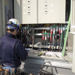 正社員　職種：①電気設備工事　②電気土木の求人　大型の商業施設や...