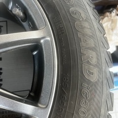 アルミ付きスタッドレスタイヤです。