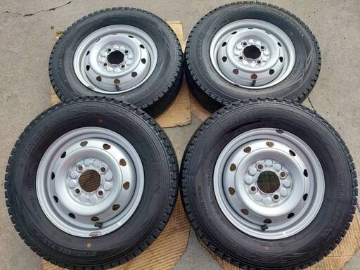 軽トラ、軽バン用 １２インチ スチール スタッドレス ハイゼット