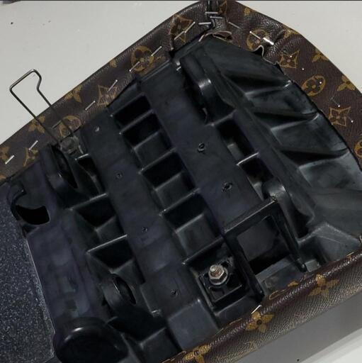 ホンダ　ズーマー　シート　張り替え　あんこぬき
