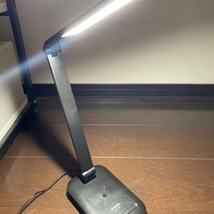 LEDデスクライト 調光･Qi充電機能付き アイリスオーヤマ