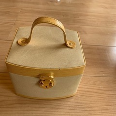 鍵付き　鏡付き　アクセサリーBOX メイクBOX