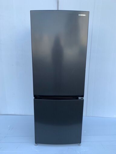 人気のブラック　冷蔵庫（154L)　アイリスオーヤマ　２０２１年式　中古美品　①