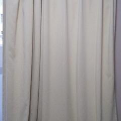 遮光カーテンと白レースカーテン