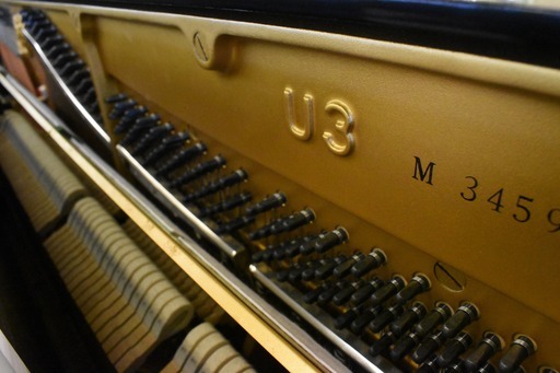 ヤマハ中古アップライトピアノ　U3M（製造番号332万台）