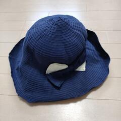 青い帽子