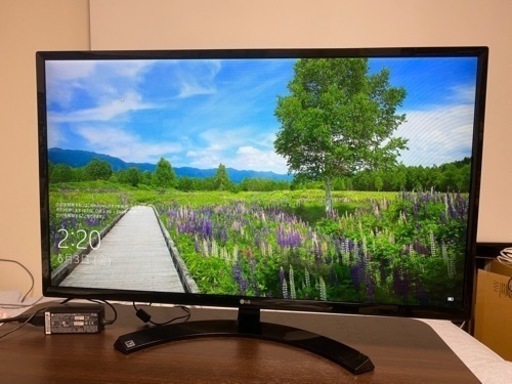 LG 31.5インチ　モニター　ディスプレイ
