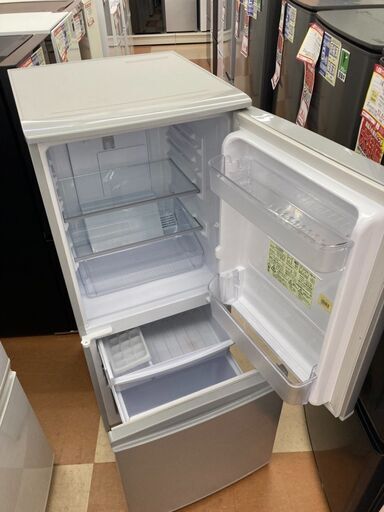 シャープ　137L　冷凍冷蔵庫　18年【リサイクルモールみっけ】