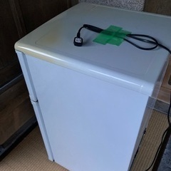 冷蔵冷凍庫　2ドア　88L