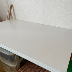IKEAのテーブル（LINNMONリンモンADILS オディリス）