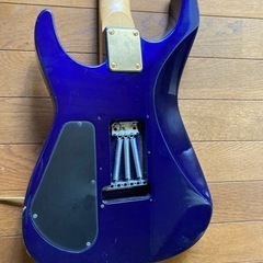 グローバージャクソンのエレキギターとモーションBのベースセット