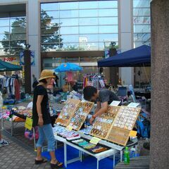 ６月１２日（日）◎「草加駅前アコス広場」◎フリーマーケット開催 - フリーマーケット