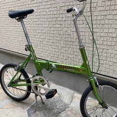 ブリヂストン折り畳み自転車　きれいなグリーン
