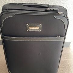 スーツケース　ブラック