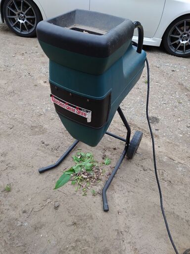 ガーデンシュレッダー　粉砕機　枝処理　チッパー