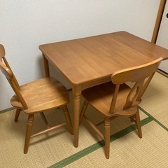 折り畳みダイニングテーブル、椅子二脚セット