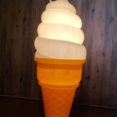 ソフトクリーム看板　照明器具　インテリア　