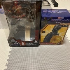 スパイダーマンフィギュア　セット　ポスター　ピンバッジ