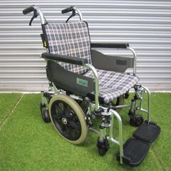 【中古】　車椅子 　MIKI　ノーパンクタイヤ　６輪