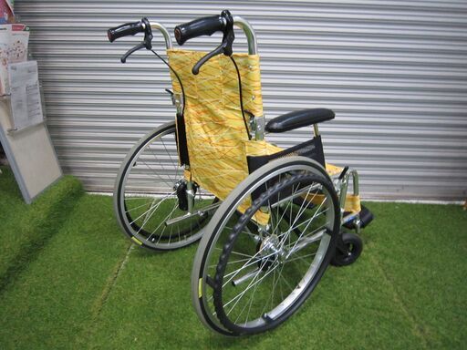 【中古】　車椅子 　ニッシン製　自走式（黄色）