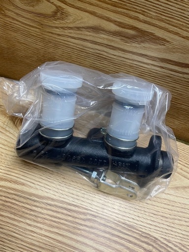 （新品未使用）三菱Jeep J53マスターシリンダー