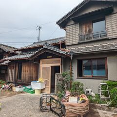 知多市　【現状渡し】　広い間取りに離れや納屋がある戸建て！　駐車...