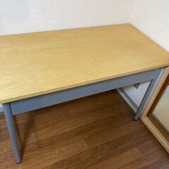 【無料】テーブル　61x120x72 cm