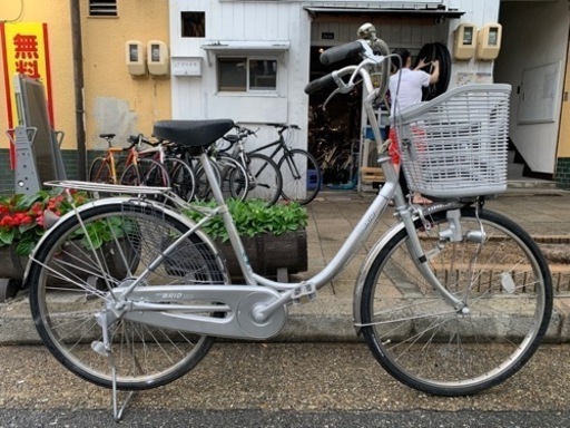 ママチャリ　２４インチ　日本製　シルバー　キレイ自転車　ライト　付き　サイド新品