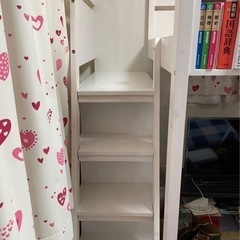 システムベッドの白色