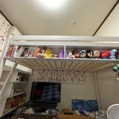 システムベッドの白色