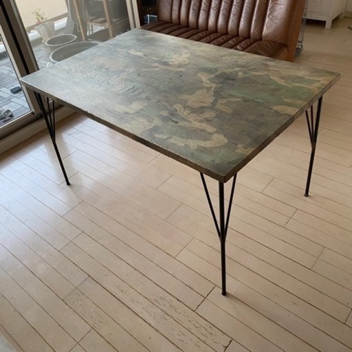 カモフラ柄天然木、アイアンテーブル ダイニングテーブル