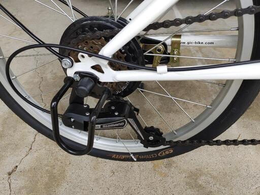 折りたたみ自転車 中古美品 折りたたみ自転車 6段変速 20インチ