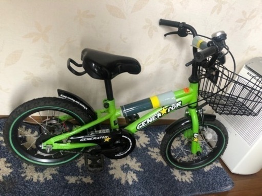 14インチ、子供用自転車、補助輪付き。