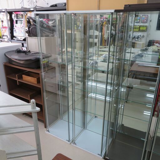残り1台 激安 不二貿易 ガラス コレクションケース 背面ミラー型 高さ約160㎝ ホワイト│江別市のリサイクルショップドロップ
