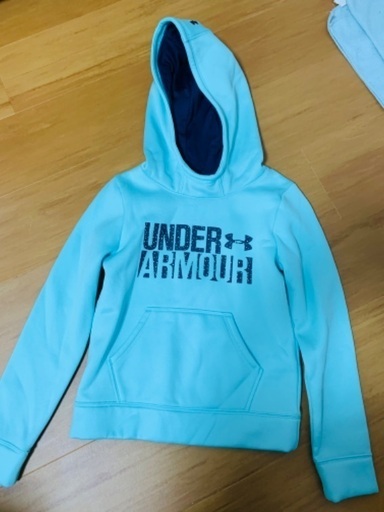 ナイキ、under armourパーカー