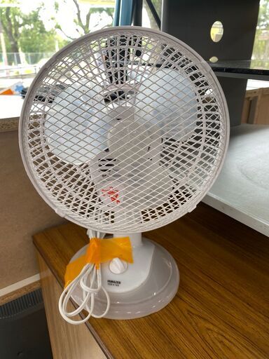 【リサイクルショップどりーむ鹿大前店】No.1812　卓上扇風機　これからの季節にピッタリ♪　早い者勝ちですよ♪