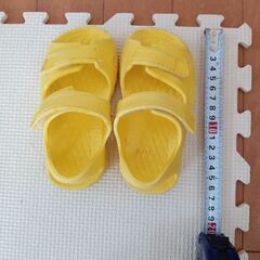 サンダル　黄色　15cm
