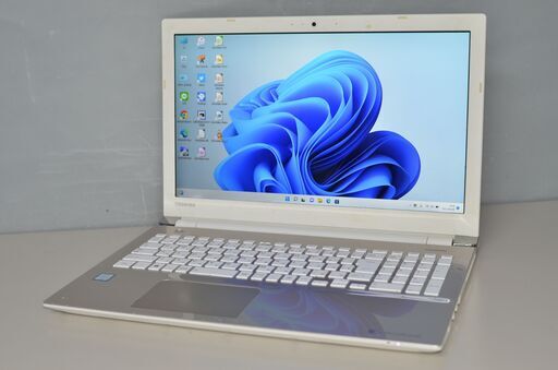 中古良品 最新Windows11+office 爆速SSD256GB 東芝Dynabook AZ45/AG 高性能 i5-6200U/メモリ8GB/15.6インチ/DVDマルチ/WEBカメラ搭載