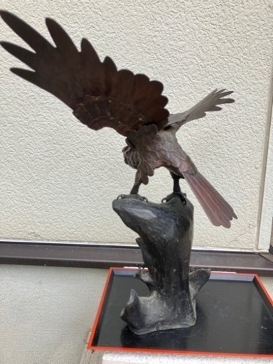 鷹の置物 | consecurity.com.br
