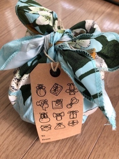 【LUSH】風呂敷付き　バスボム　バブルバー