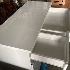 ● キッチンカウンター、白、幅119.5センチ