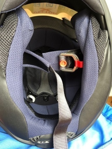 Arai VECTOR-XベースのSUZUKI カラーヘルメット。